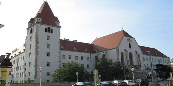 Замок Винер-Нойштадт